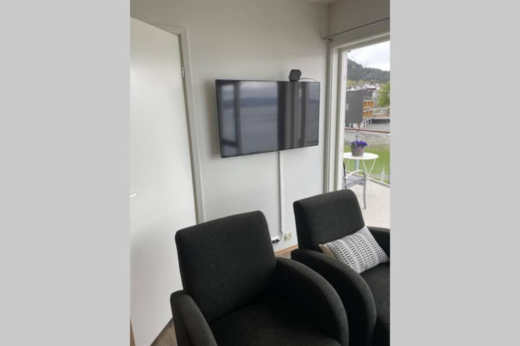 Flott Leilighet Med Spektakulaer Utsikt! Hjelmeland 外观 照片